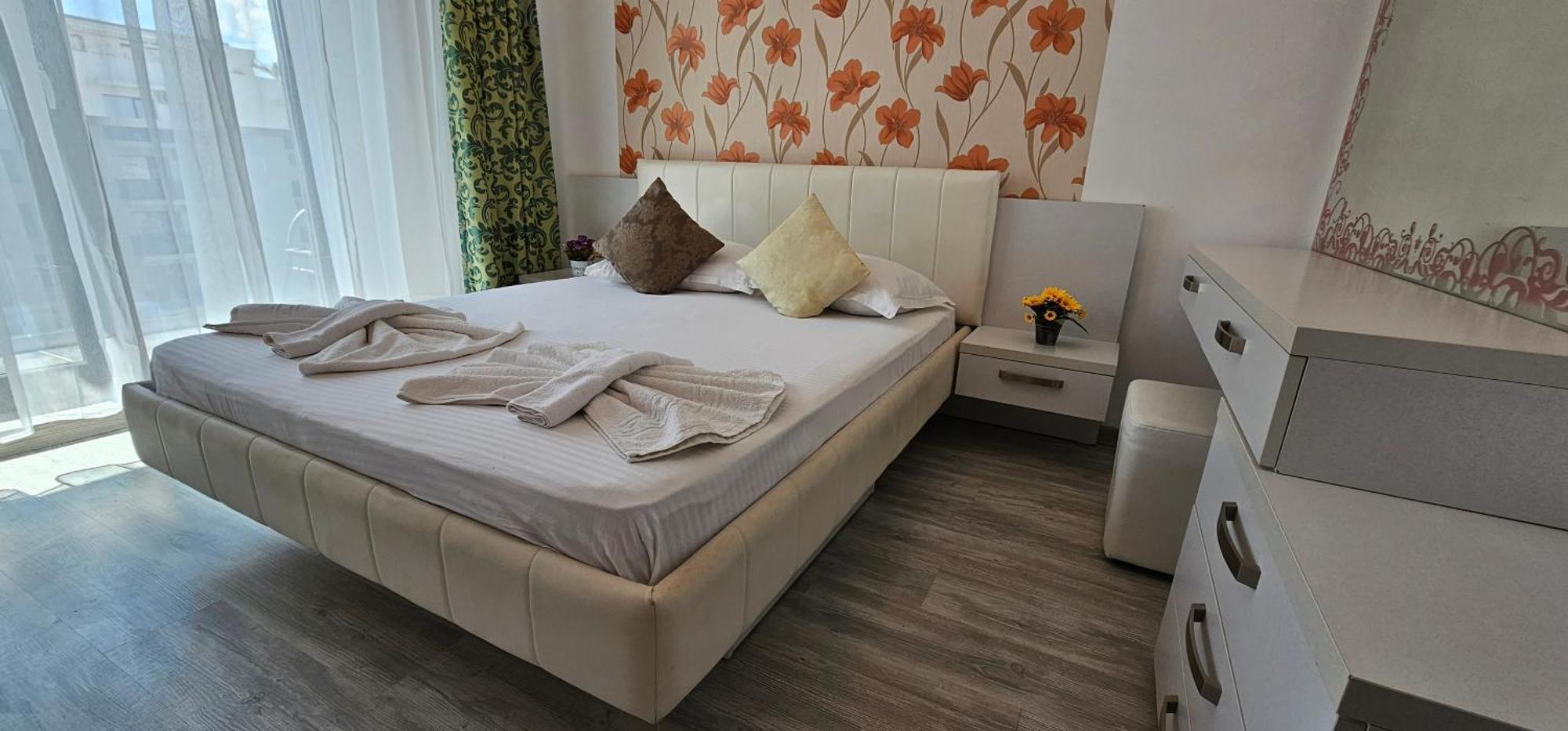 Luxury Aparthotel Promenada In Building Stefan Prima Linie La Mare Năvodari Exterior foto